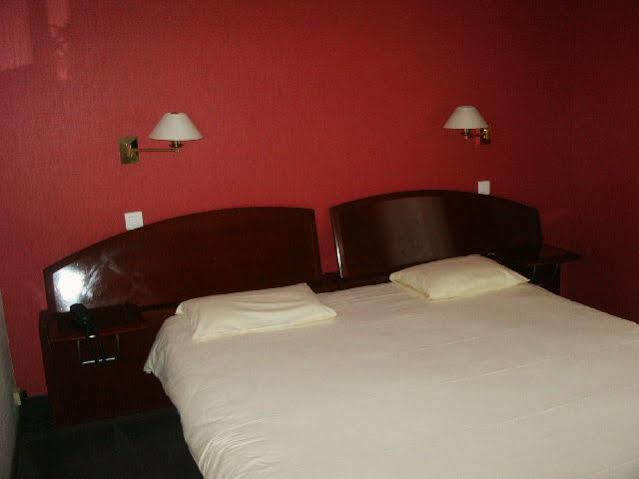 Cit'Hotel L'Europe - Cholet Gare Exterior foto